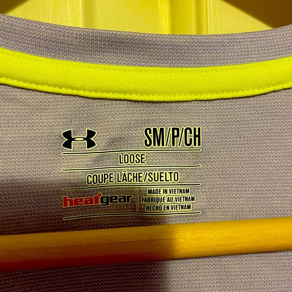 Under Armour workout T - Picture 2 of 6